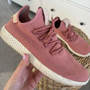 Hu Pharrell x Adidas sneakers